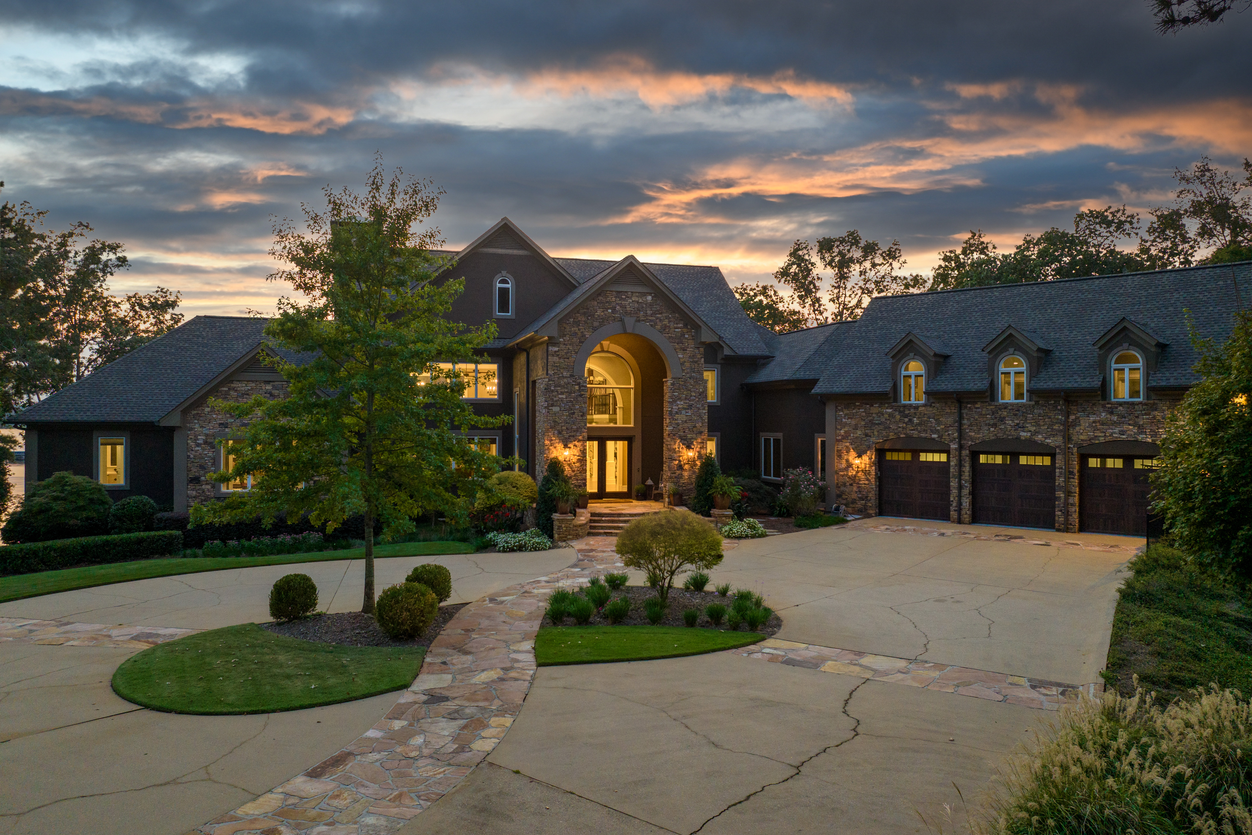 1151 Oconee Way image 3